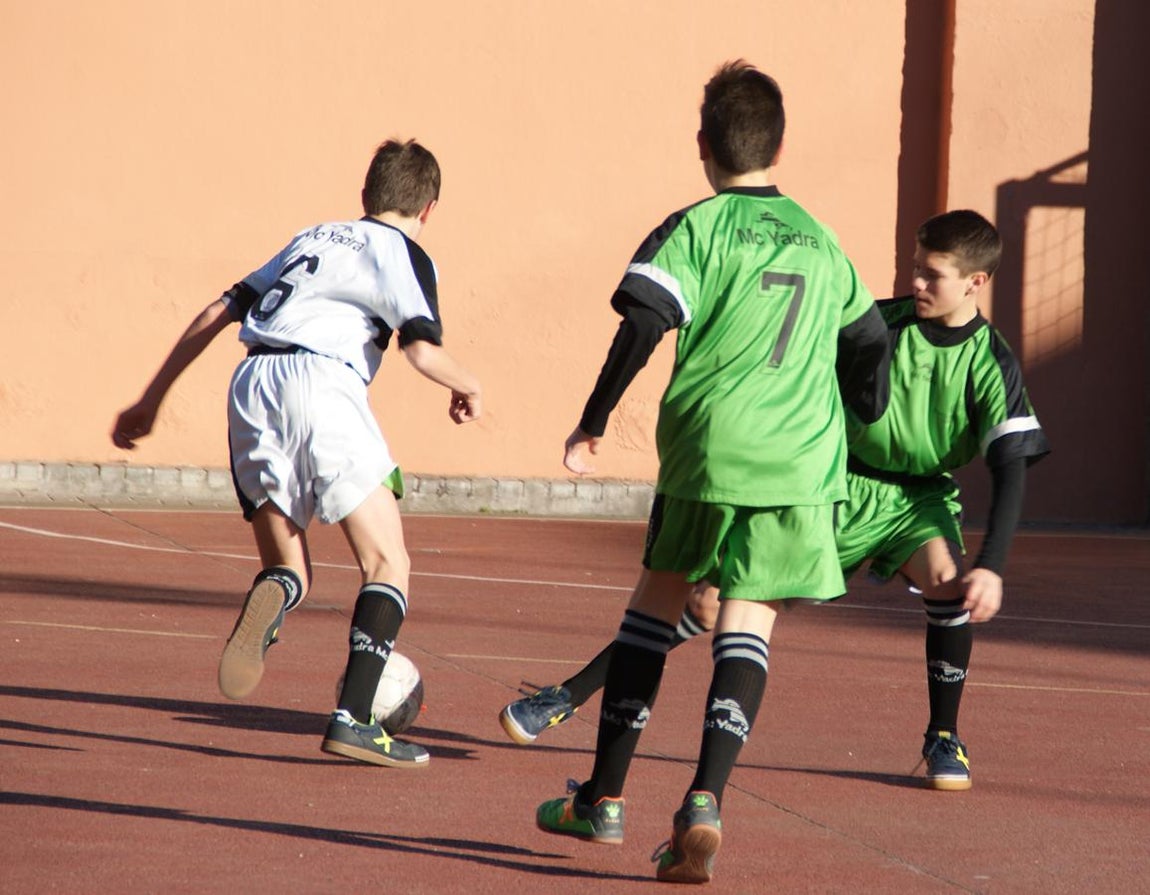 Las mejores imágenes del partido entre Virgen de Atocha &quot;B&quot; y Jesús Maestro &quot;A&quot;