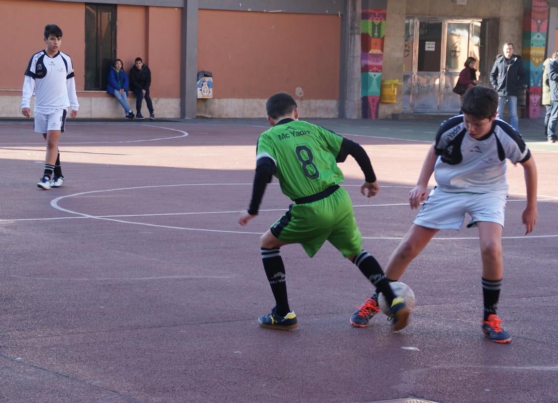 Las mejores imágenes del partido entre Virgen de Atocha &quot;B&quot; y Jesús Maestro &quot;A&quot;