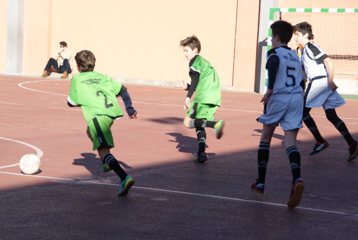 Las mejores imágenes del partido entre Virgen de Atocha &quot;B&quot; y Jesús Maestro &quot;A&quot;