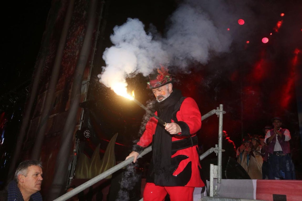 FOTOS: El Dios Momo arde en San Antonio