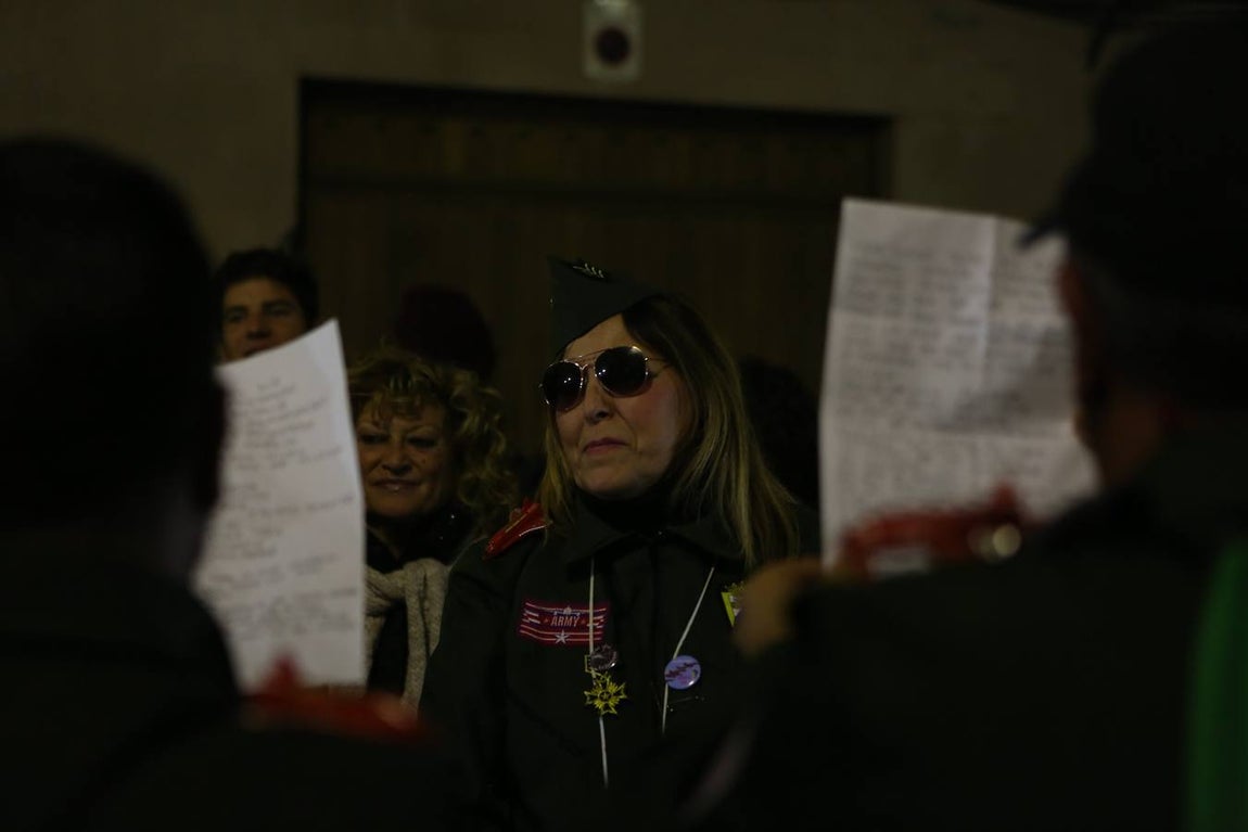 FOTOS: Ambiente en El Pópulo en el Carnaval del Cádiz 2018