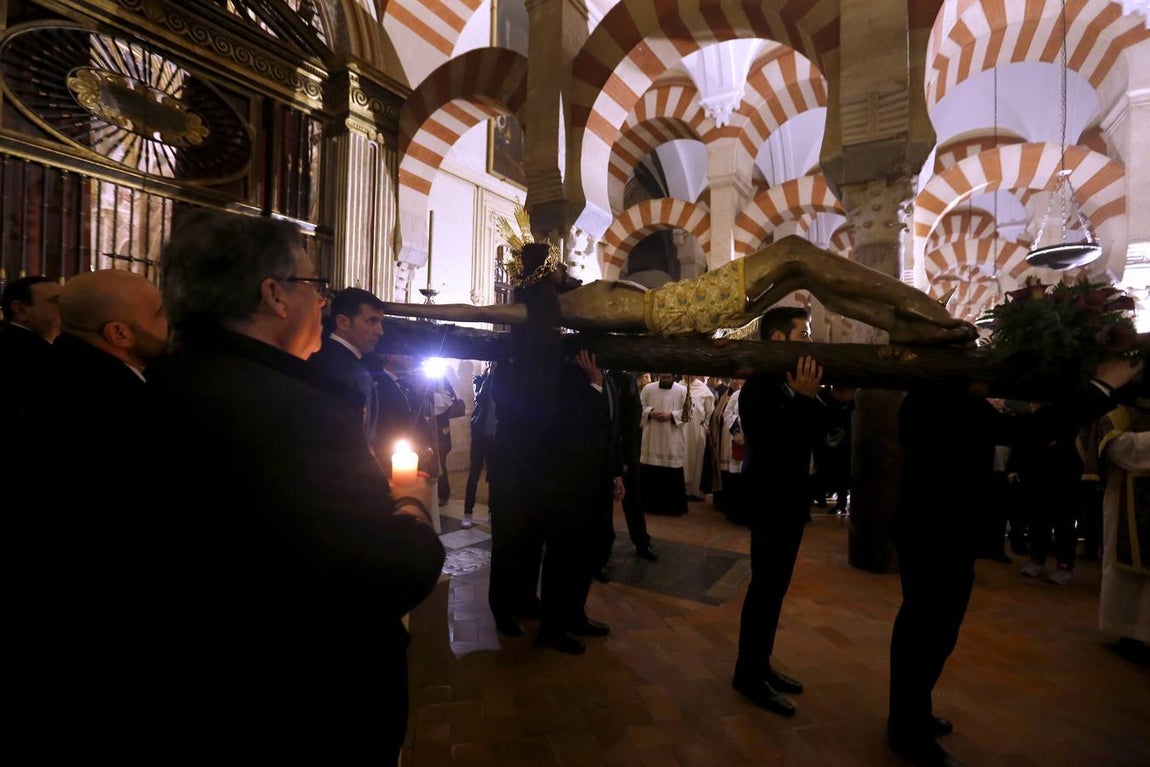 Las mejores imágenes del Vía Crucis de las Cofradías