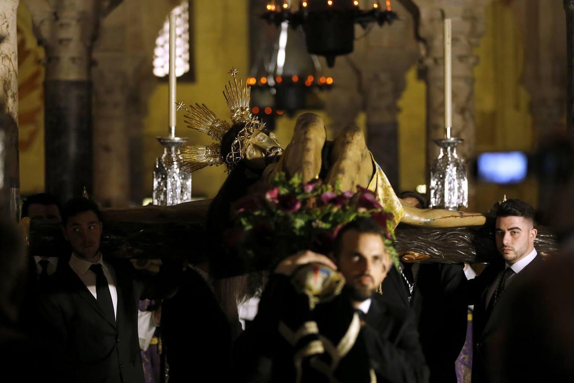 Las mejores imágenes del Vía Crucis de las Cofradías