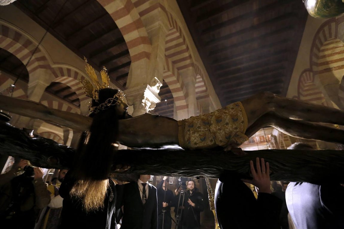Las mejores imágenes del Vía Crucis de las Cofradías