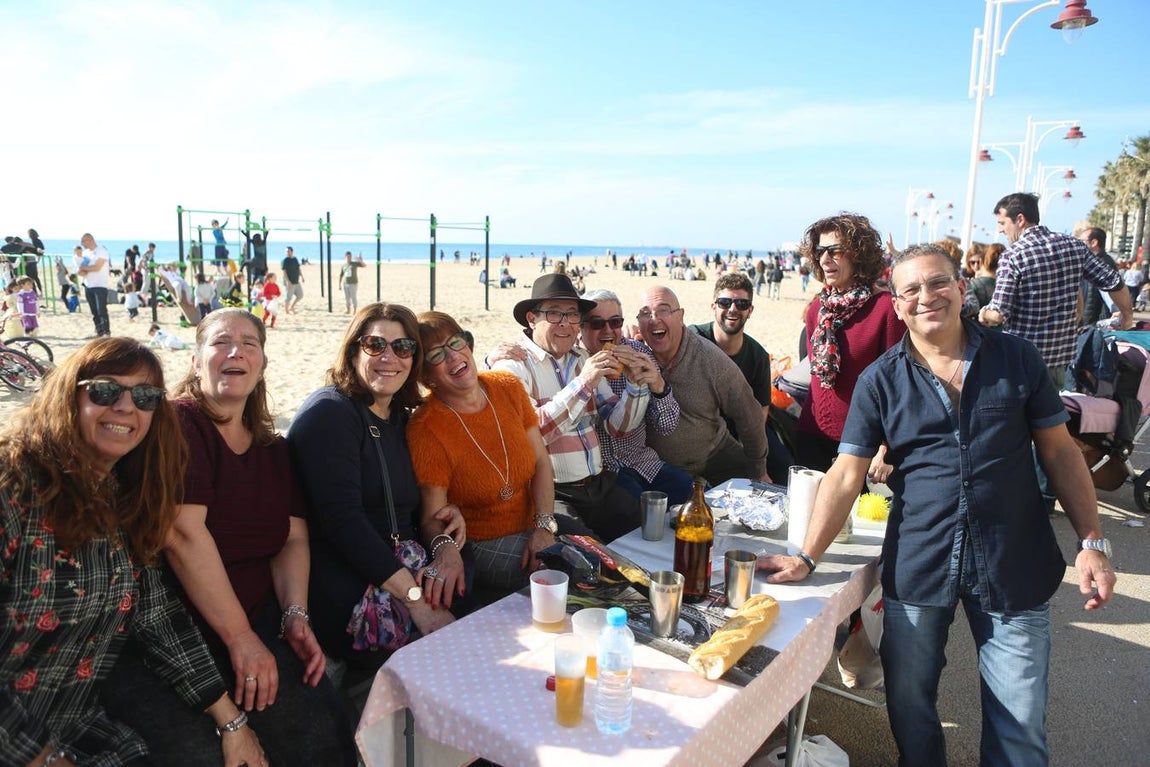 Las coplas conquistan el Paseo Marítimo de Cádiz