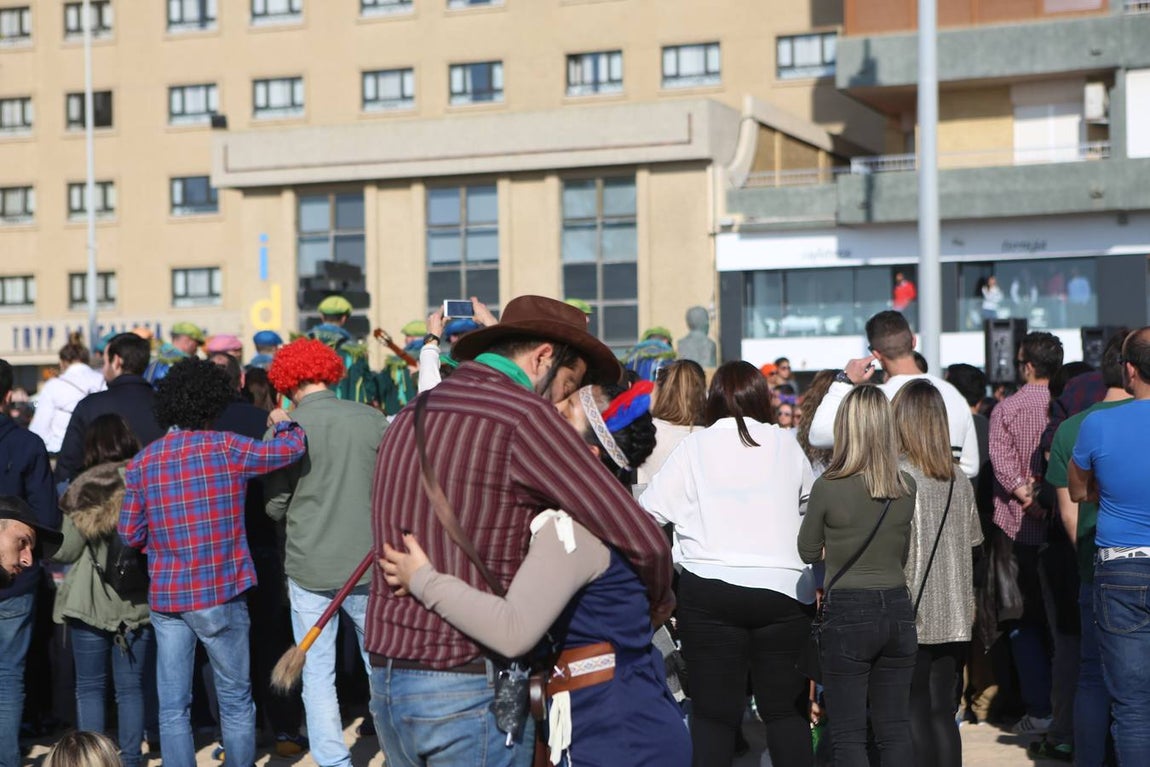 Las coplas conquistan el Paseo Marítimo de Cádiz