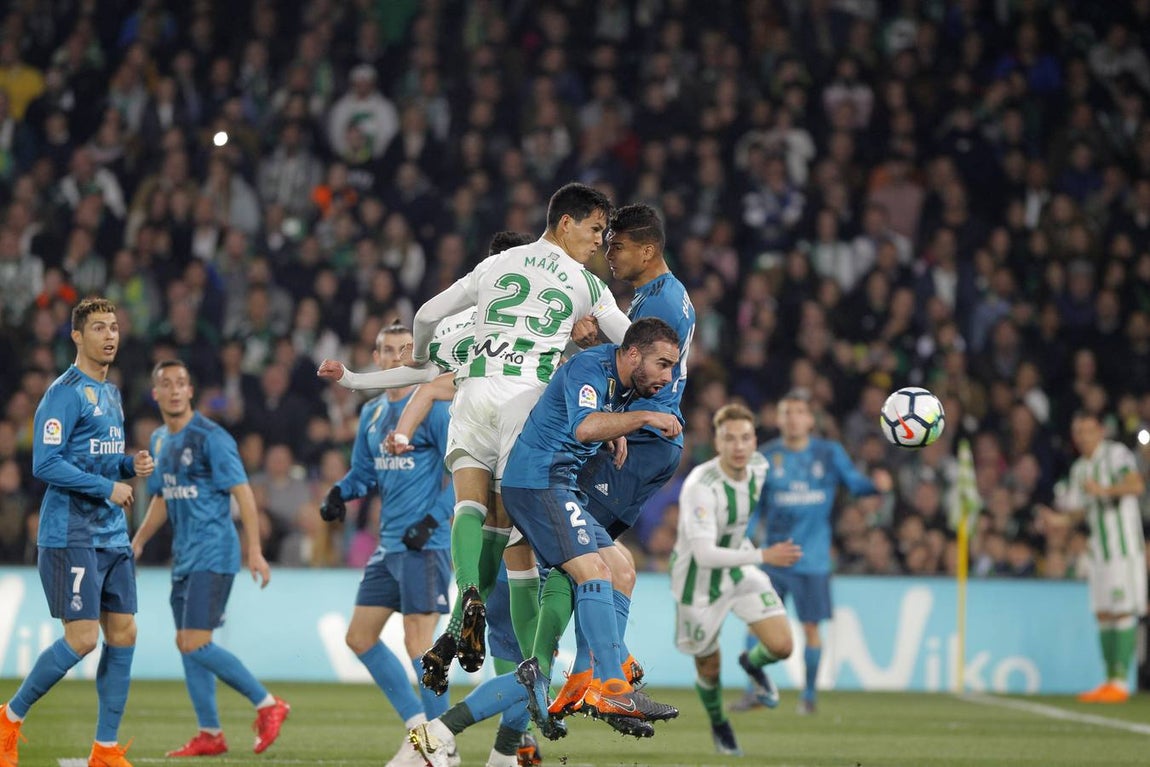 Las imágenes más trepidantes del Real Betis-Real Madrid (3-5)
