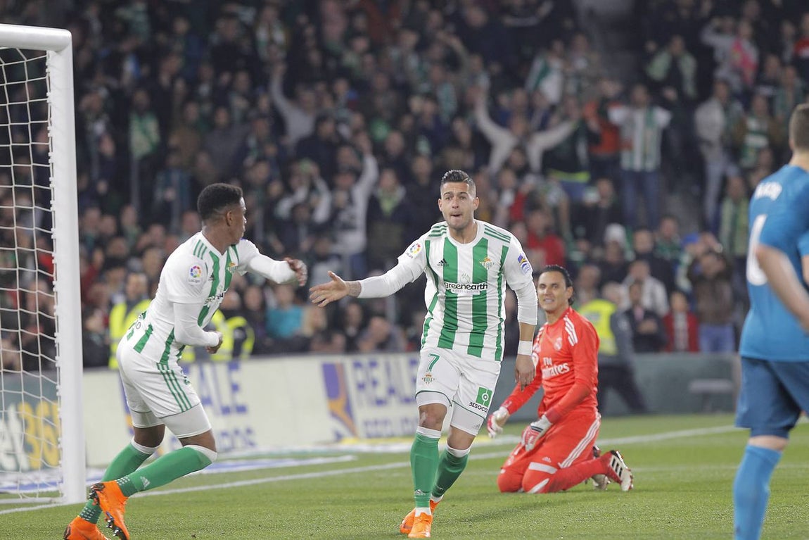 Las imágenes más trepidantes del Real Betis-Real Madrid (3-5)