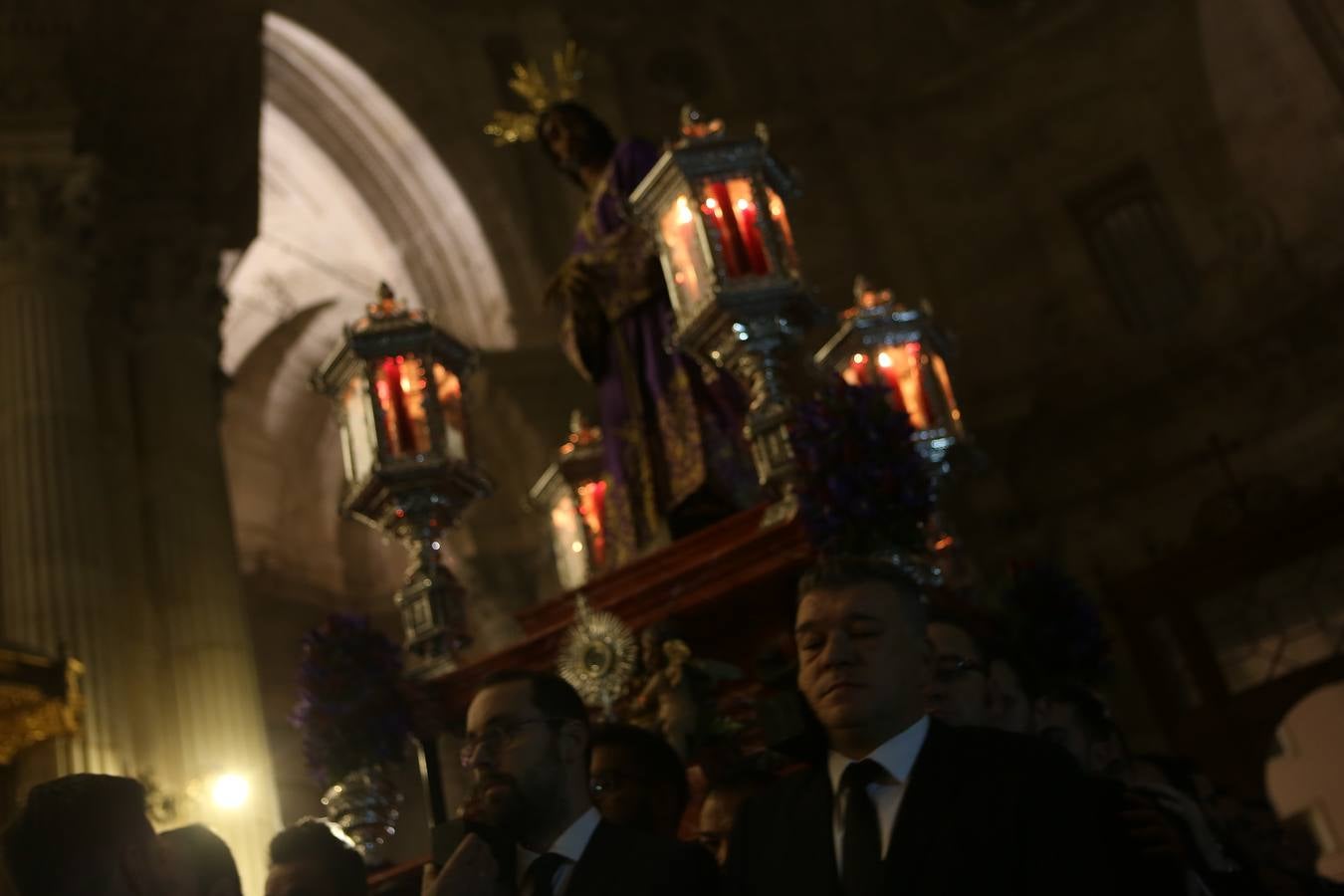 FOTOS: Vía Crucis Oficial de Hermandades de Cádiz 2018