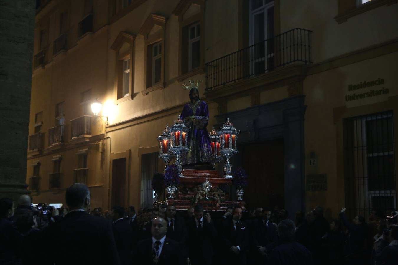 FOTOS: Vía Crucis Oficial de Hermandades de Cádiz 2018