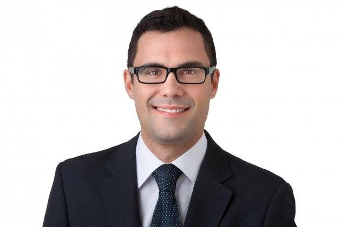 Antes de dejarse barba, así lucía Torrent. Una foto que se hizo viral el día que tomó el cargo. 