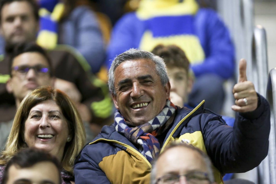 FOTOS: Búscate en las gradas de Carranza