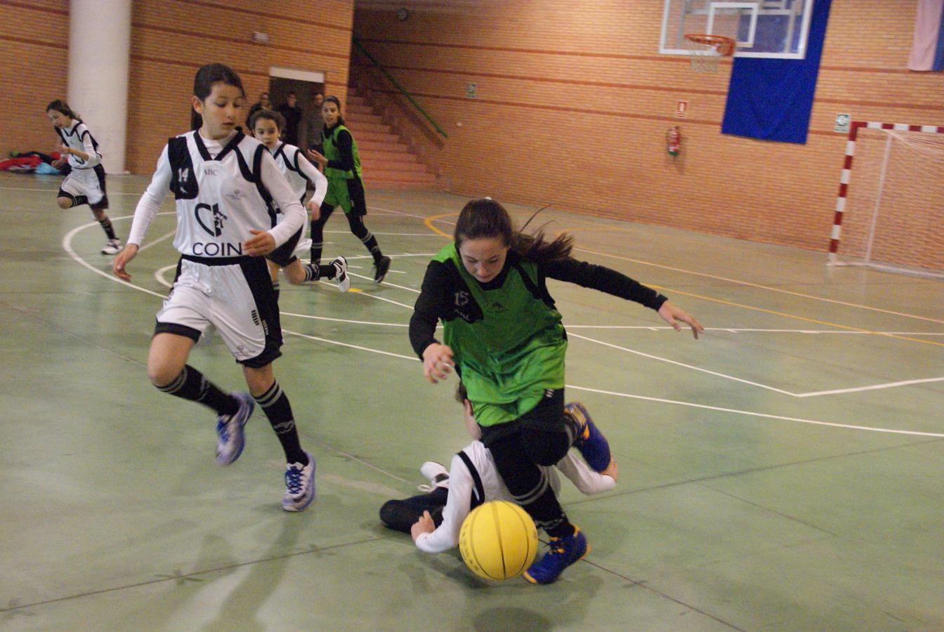 Las mejores imágenes del encuentro de baloncesto alevín femenino entre COIN &quot;A&quot; y Sagrada Familia Jorge Juan