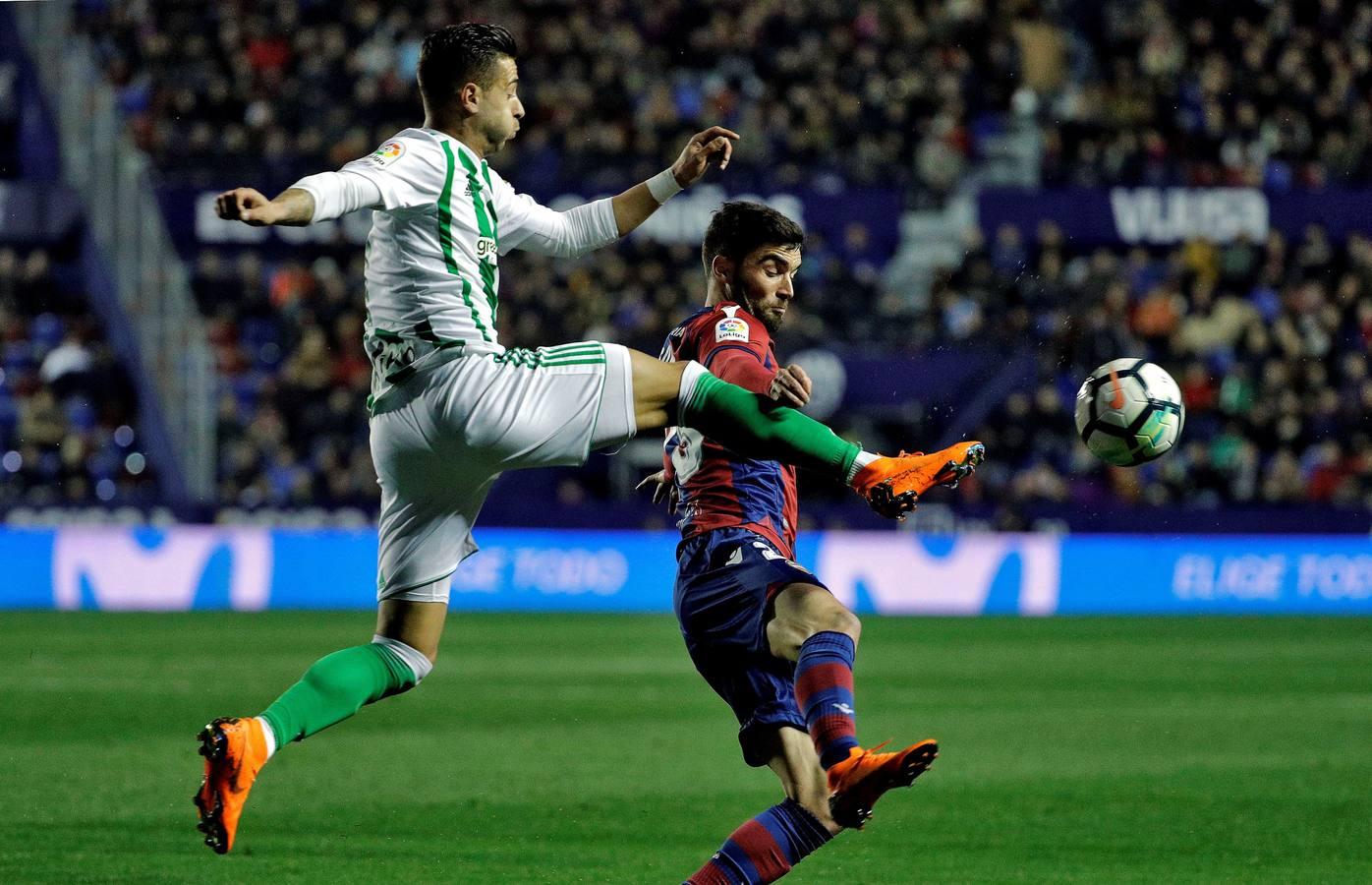 La victoria del Betis frente al Levante en imágenes