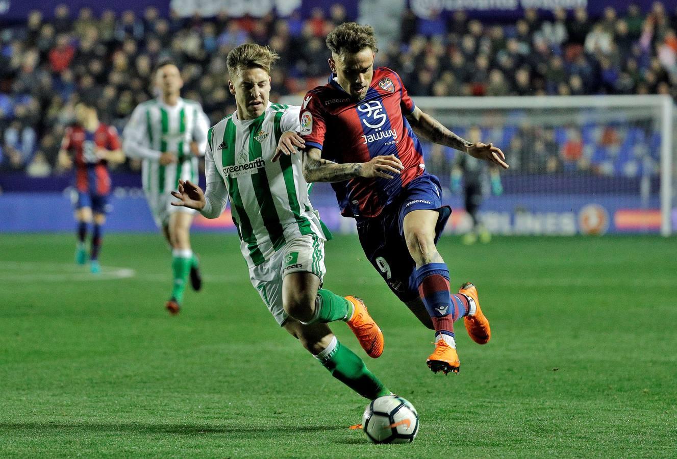 La victoria del Betis frente al Levante en imágenes