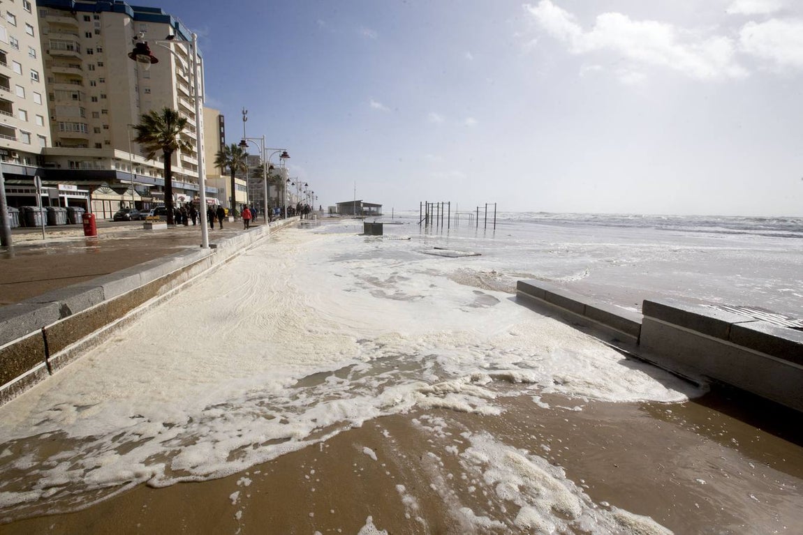 FOTOS: &#039;Emma&#039; castiga a Cádiz con una fuerza desconocida