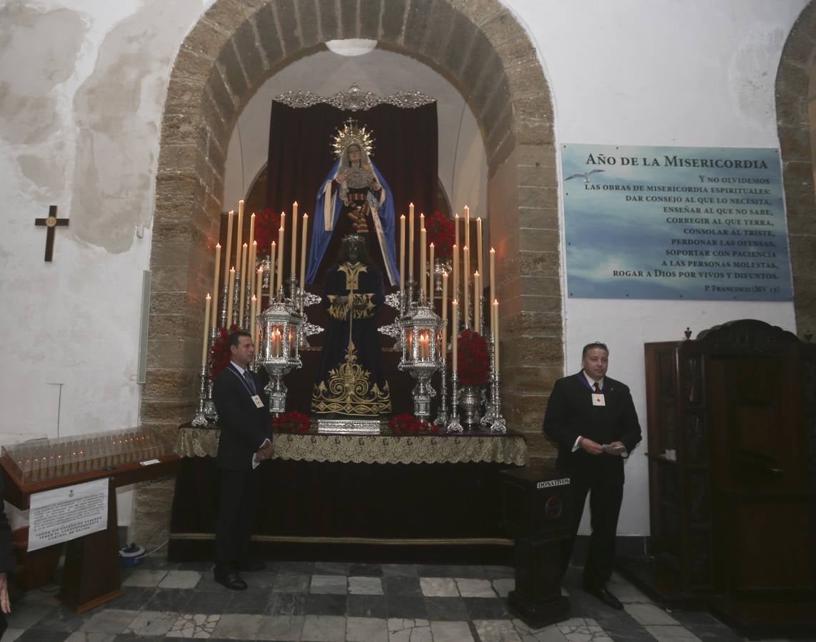 FOTOS: Solemne Besapié a Jesús de Medinaceli en Cádiz