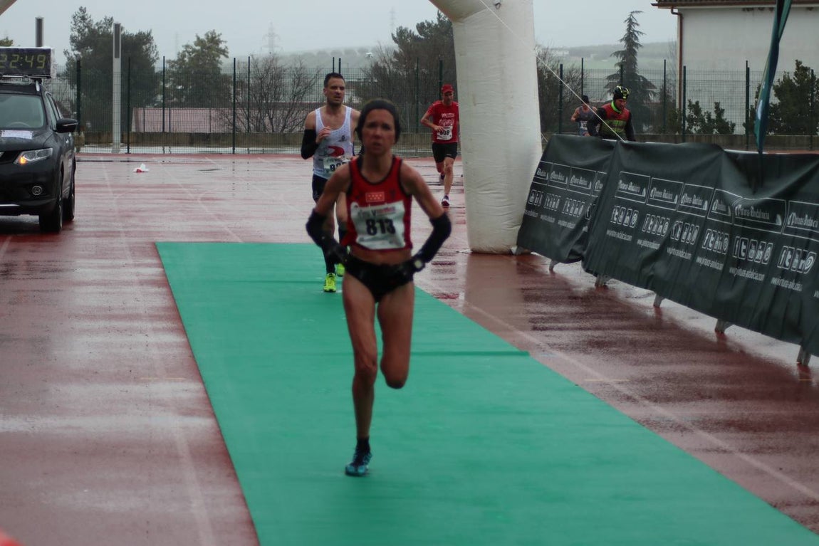La lluviosa Media Maratón de Lucena, en imágenes