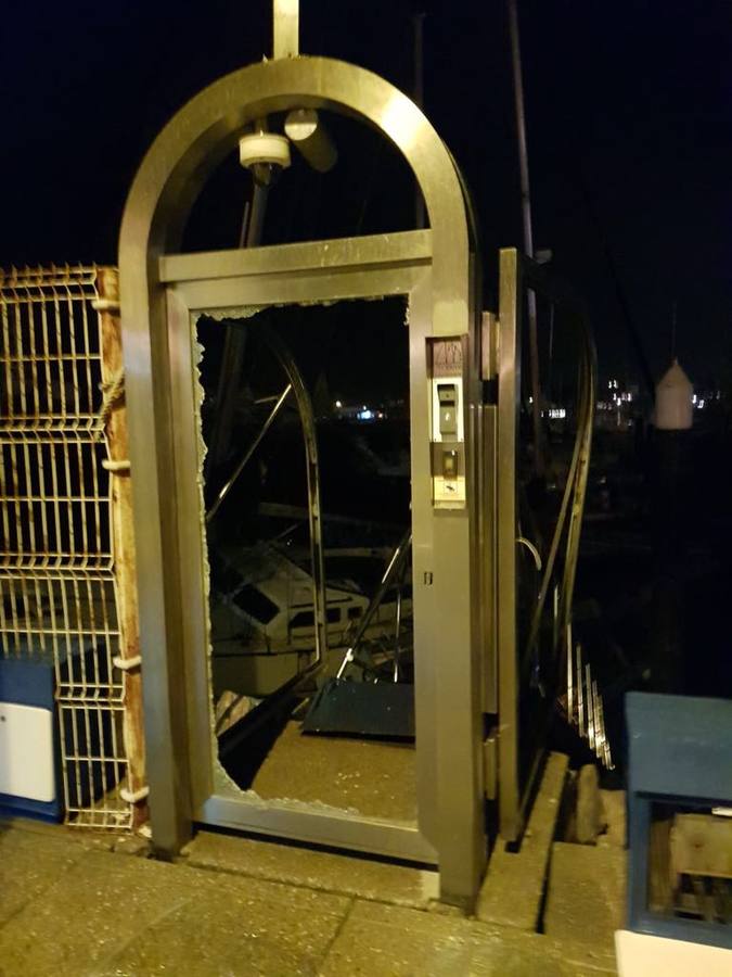 Un tornado arrasa Puerto Sherry