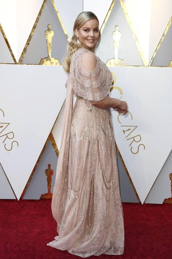Abbie Cornish en la alfombra roja de los Oscar 2018. 