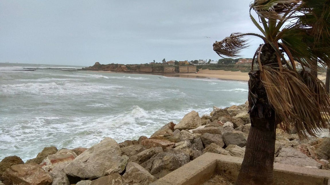Así amanece Puerto Sherry tras el tornado