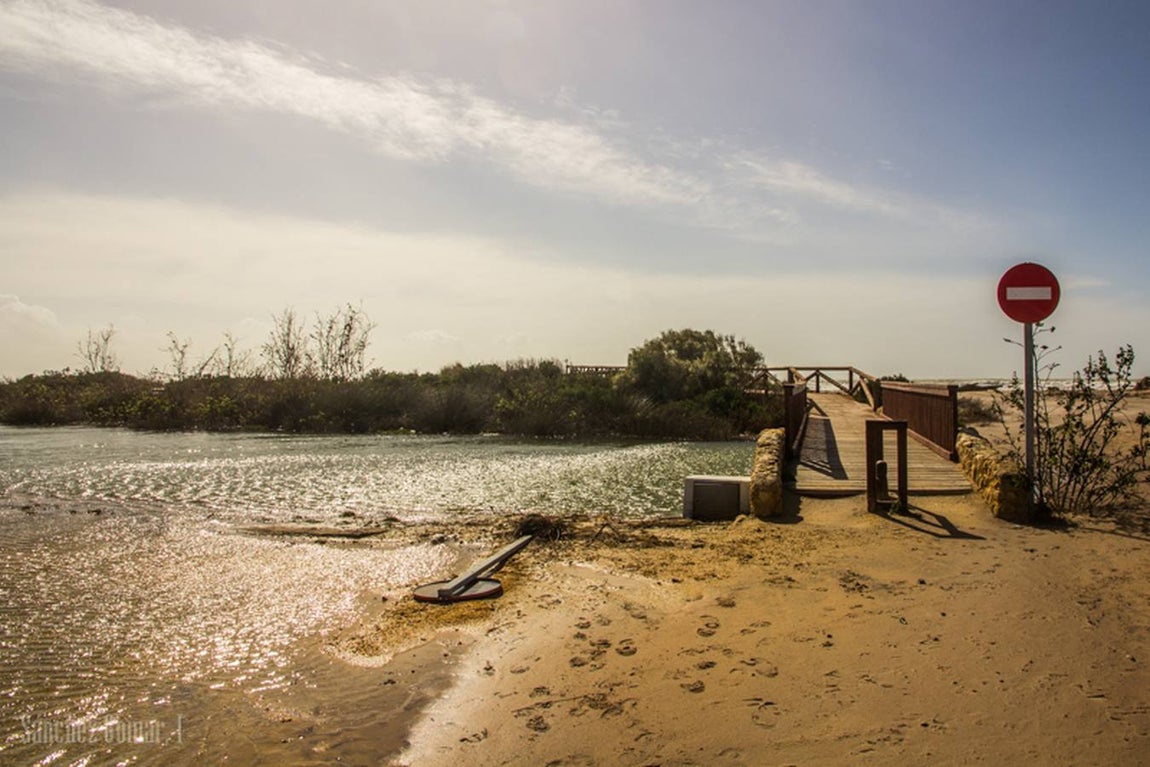 La playa de Camposoto en San Fernando tras el temporal