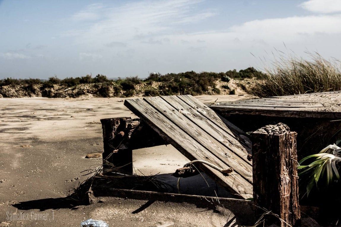 La playa de Camposoto en San Fernando tras el temporal