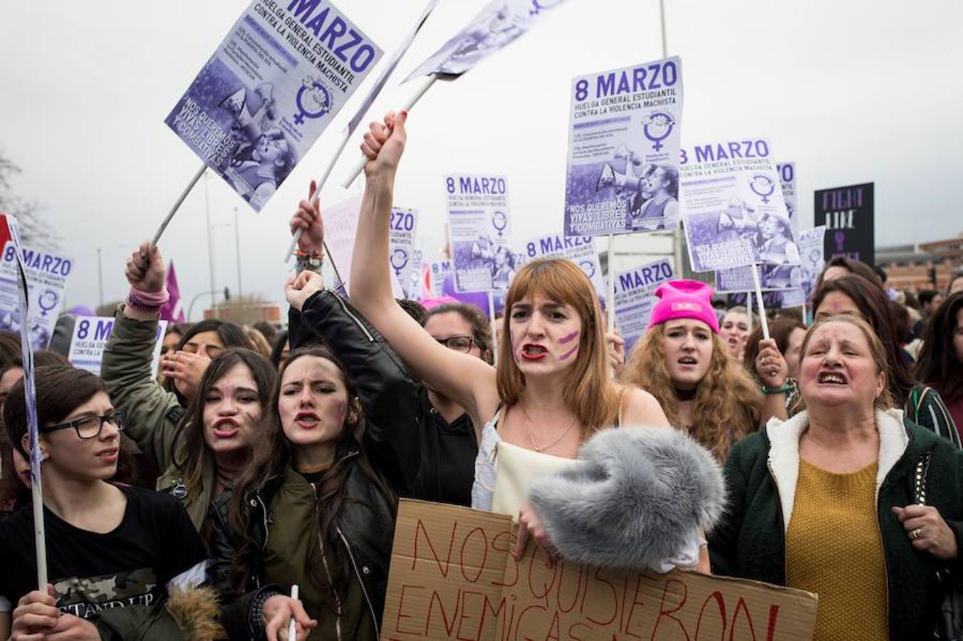 Un momento de la gran manifestación en Madrid como colofón a una jornada reivindicativa coincidiendo con el Día Internacional de la Mujer.. 