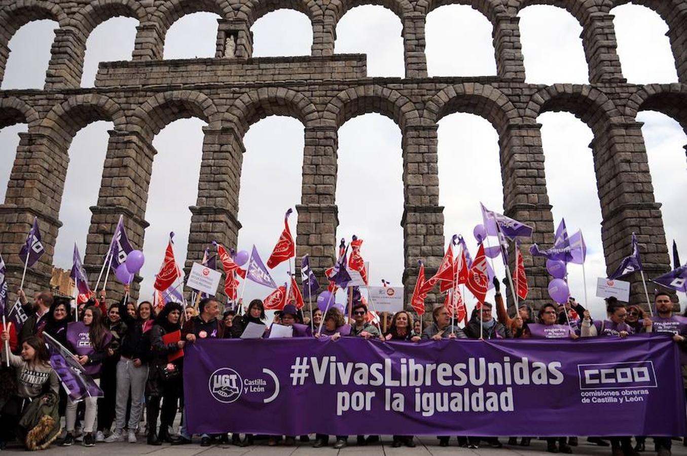 Momento de la concentración feminista organizada por CC.OO en Segovia con motivo del Día Internacional de la Mujer.. 