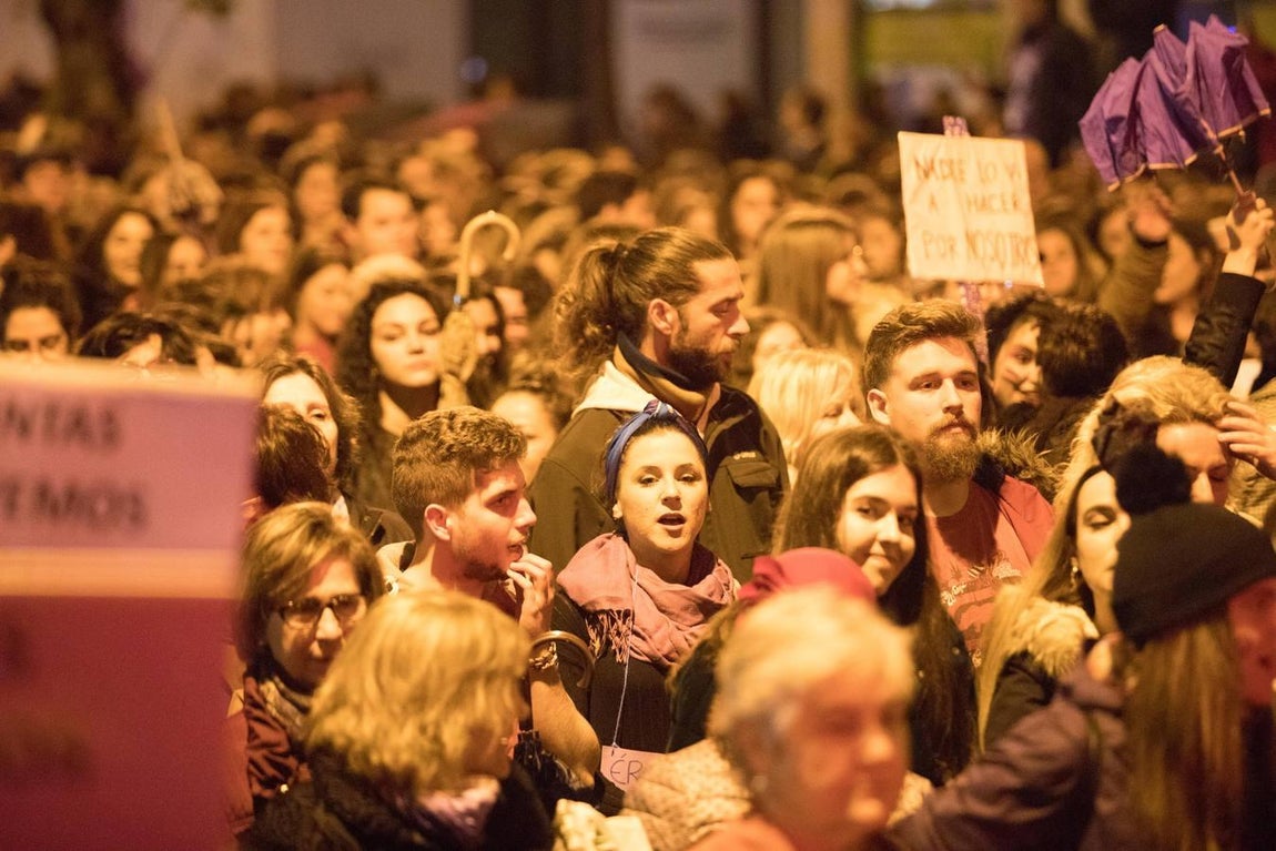 En imágenes, la multitudinaria manifestación feminista en Córdoba