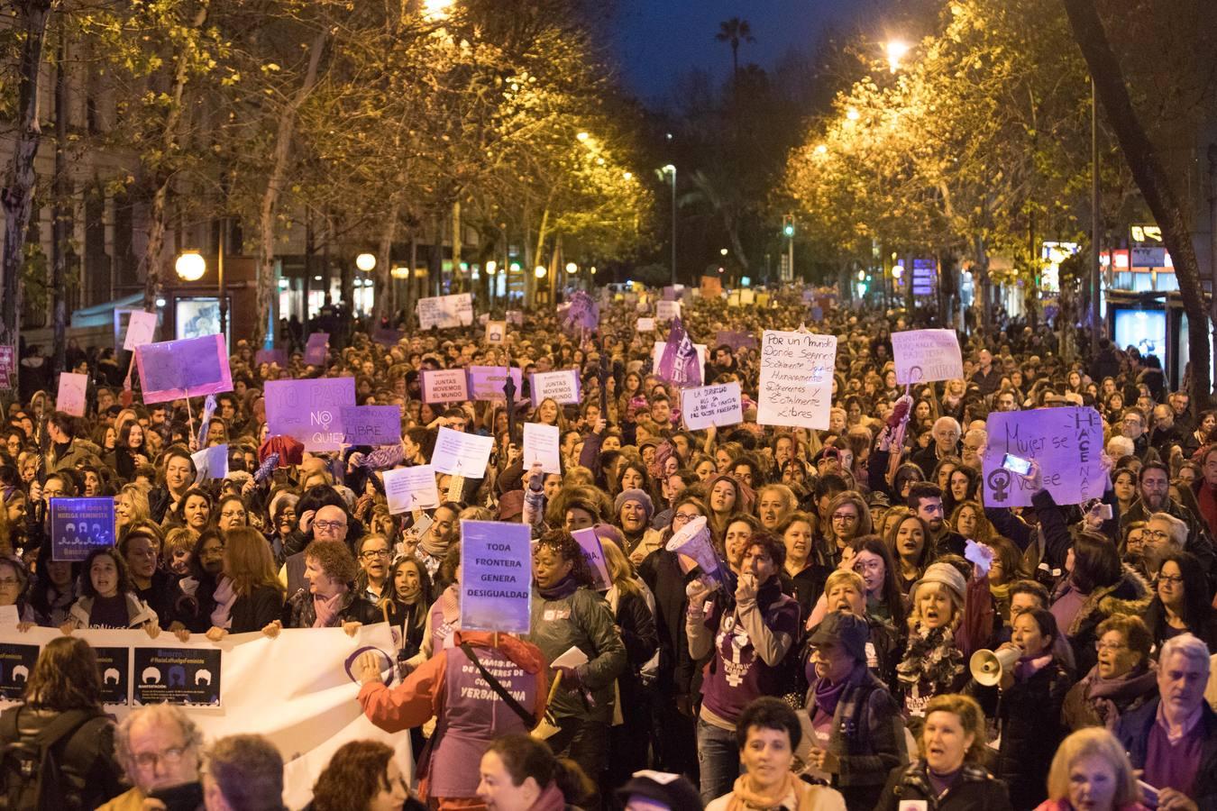 En imágenes, la multitudinaria manifestación feminista en Córdoba