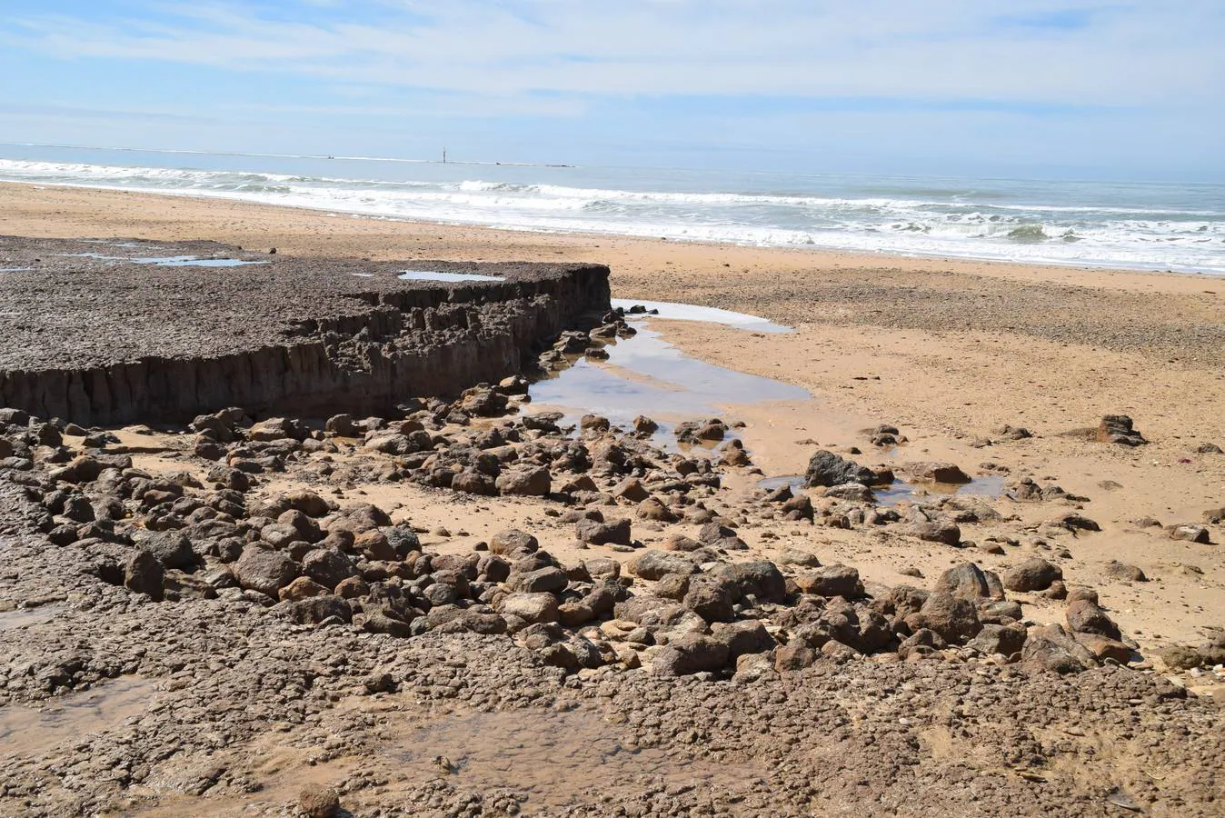 FOTOS: Así ha quedado la playa de Camposoto en San Fernando