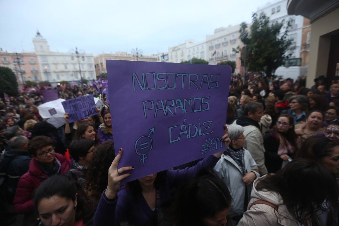 FOTOS: Marcha masiva en Cádiz por el Día Internacional de la Mujer
