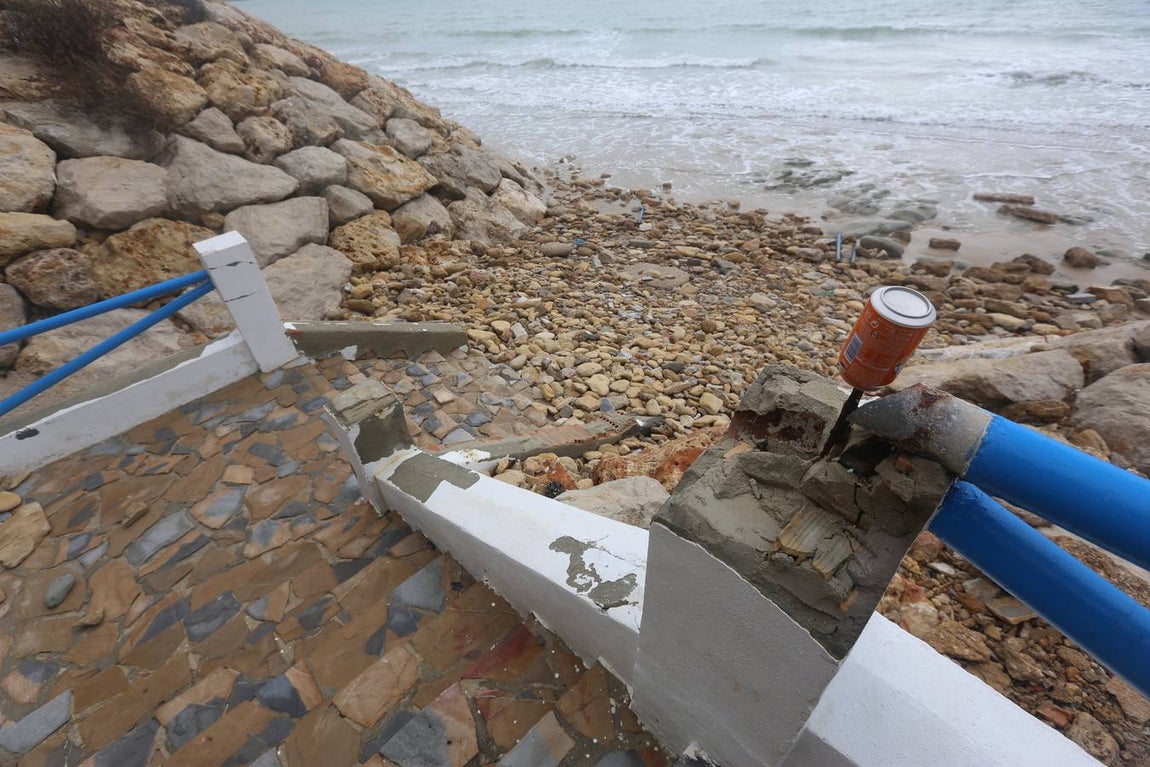 FOTOS: Así han quedado las playas de Rota
