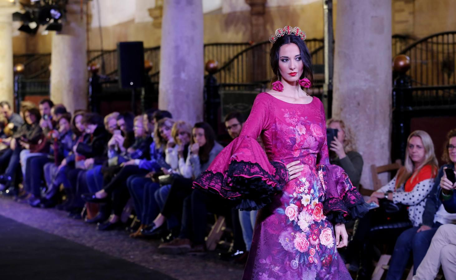 En imágenes, el desfile de moda flamenca en las Caballerizas Reales de Córdoba