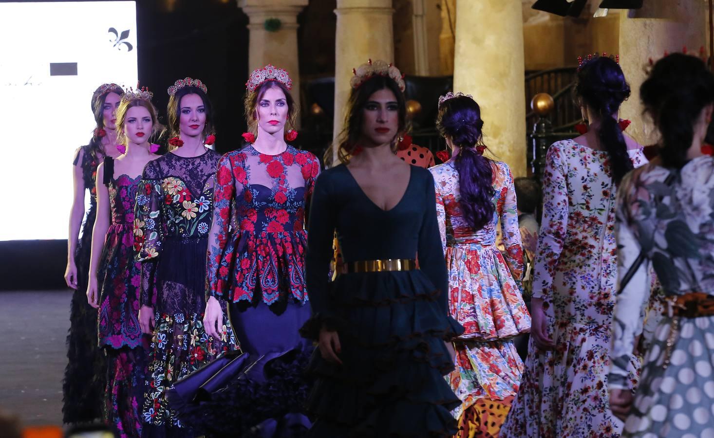 En imágenes, el desfile de moda flamenca en las Caballerizas Reales de Córdoba