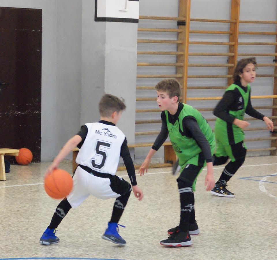 Las mejores imágenes del partido de baloncesto entre Escuelas Pías Aluche y Obispo Perello
