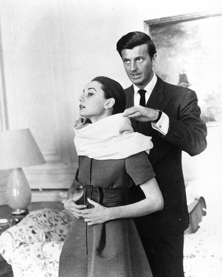 Givenchy marcó cuarenta años en el mundo de la moda por la elegancia de sus creaciones, como el vestido negro famoso usado por la actriz Audrey Hepburn en «Desayuno con diamantes». 