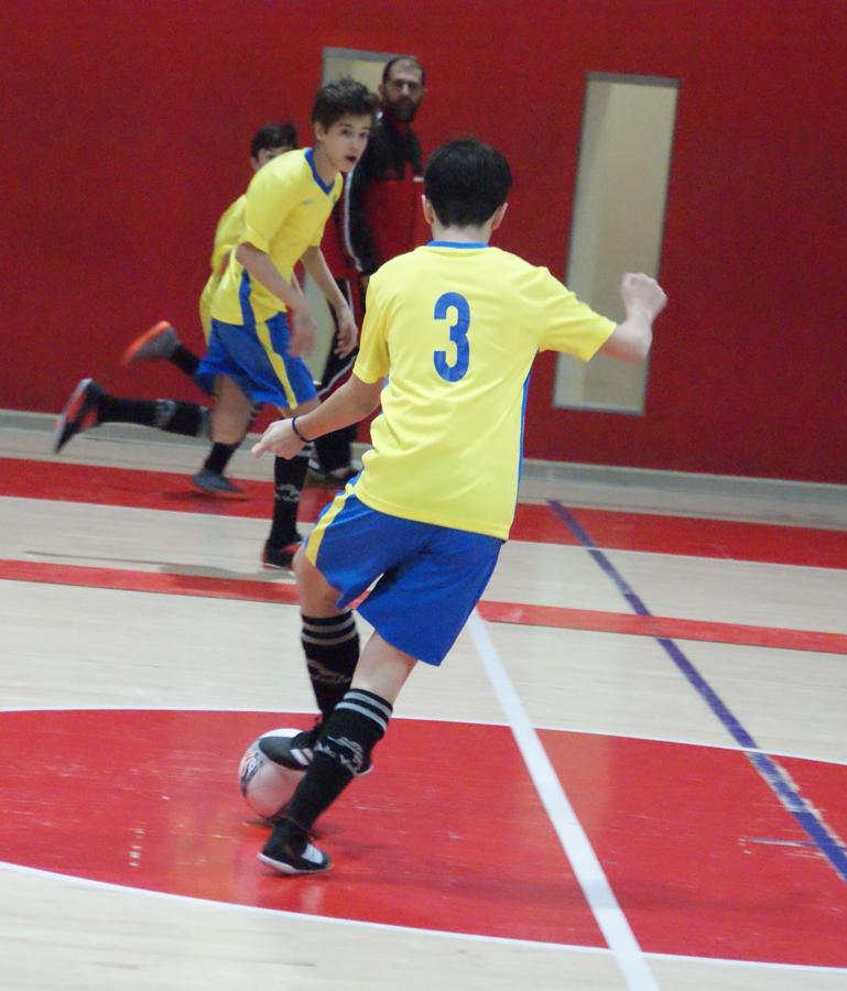 Las mejores imágenes del partido de fútbol sala entre Decroly y Jesús Maestro &quot;B&quot;