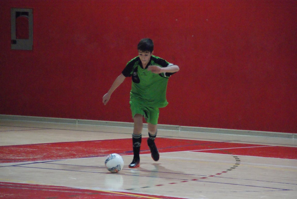 Las mejores imágenes del partido de fútbol sala entre Decroly y Jesús Maestro &quot;B&quot;