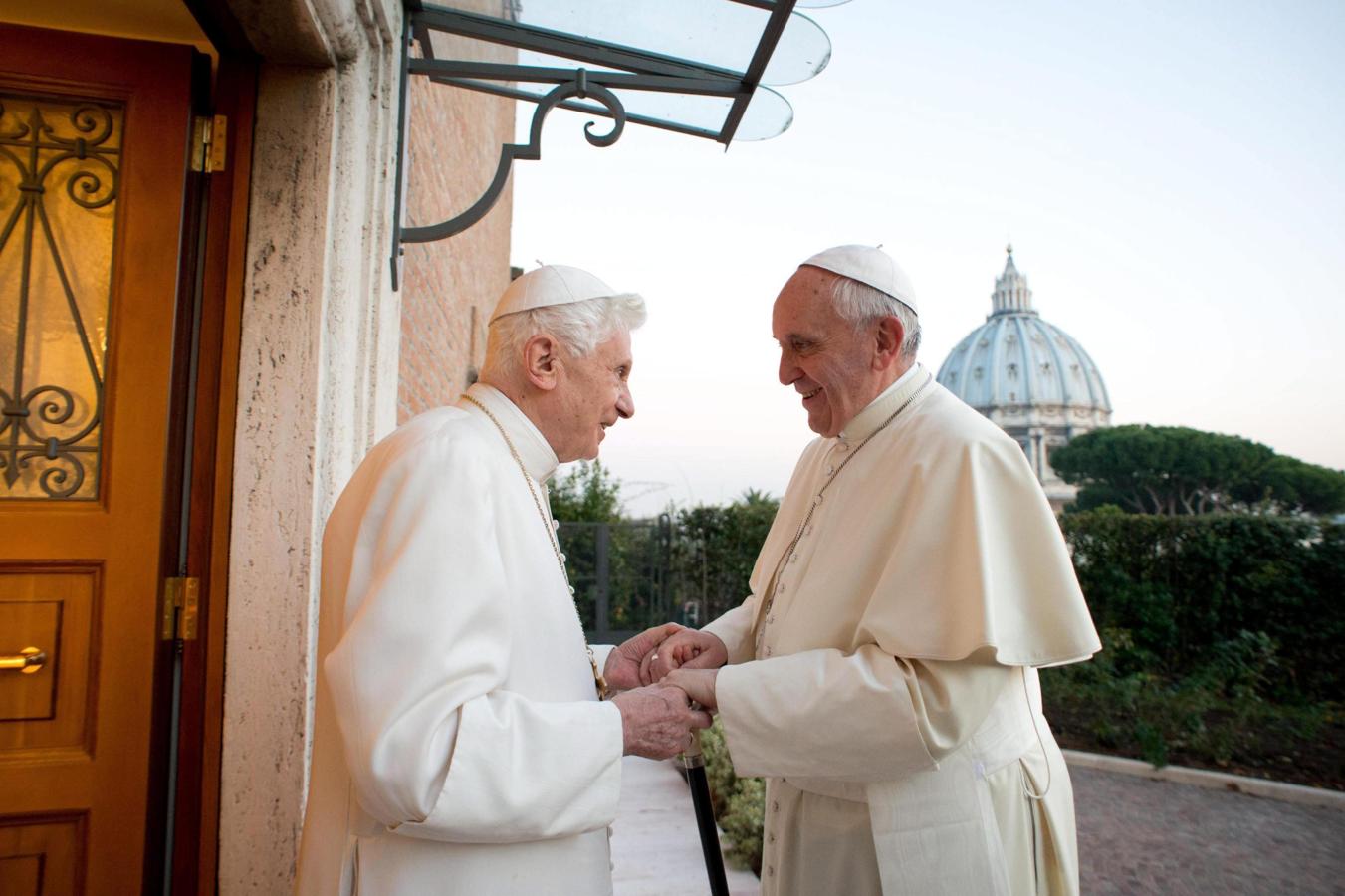 Francisco ha acudido en diversas ocasiones a visitar al Papa emérito Benedicto XVI. 