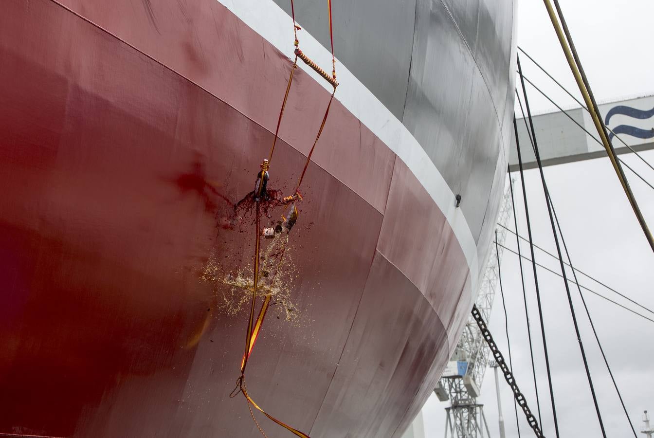 Navantia entrega el primer petrolero