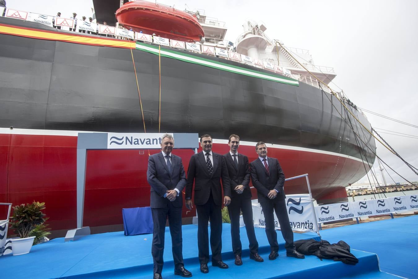 Navantia entrega el primer petrolero