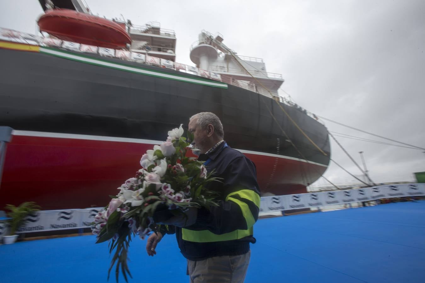 Navantia entrega el primer petrolero