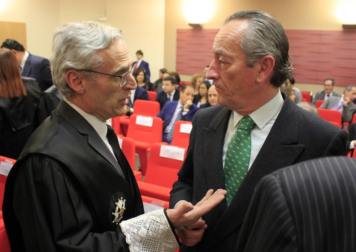 La toma de posesión de Ángel Cervantes, decano del Colegio de Abogados, en imágenes