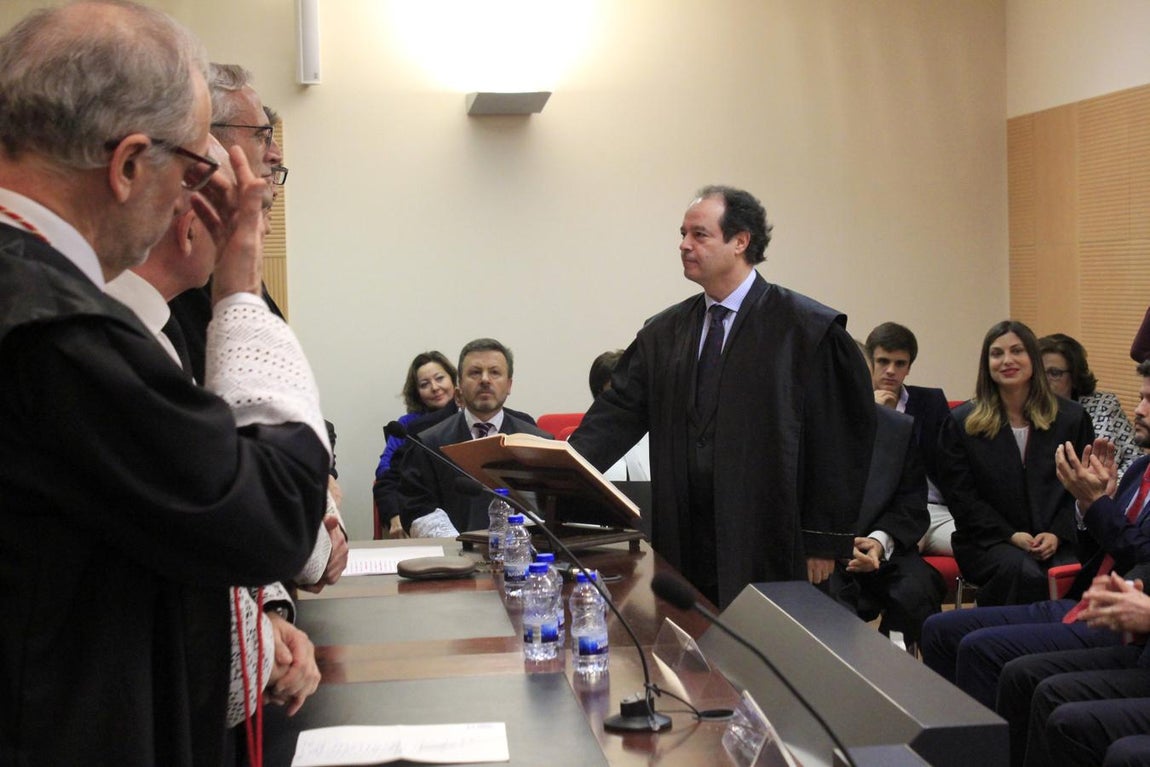 La toma de posesión de Ángel Cervantes, decano del Colegio de Abogados, en imágenes