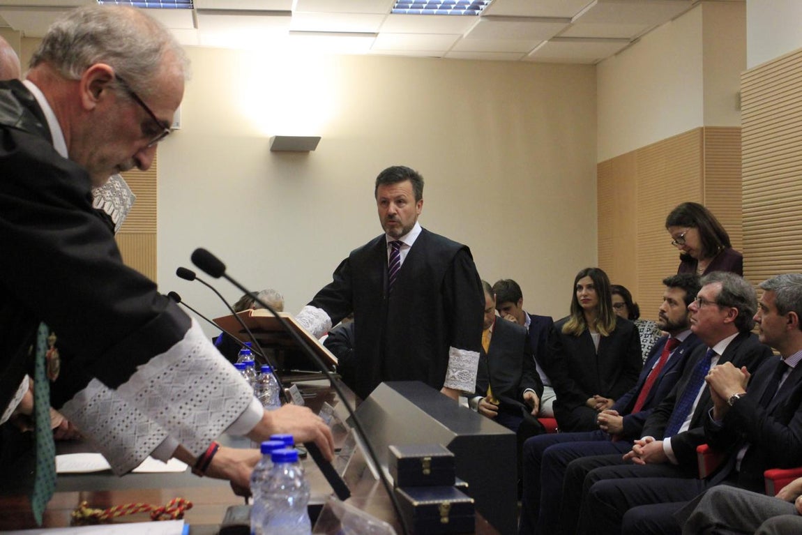 La toma de posesión de Ángel Cervantes, decano del Colegio de Abogados, en imágenes