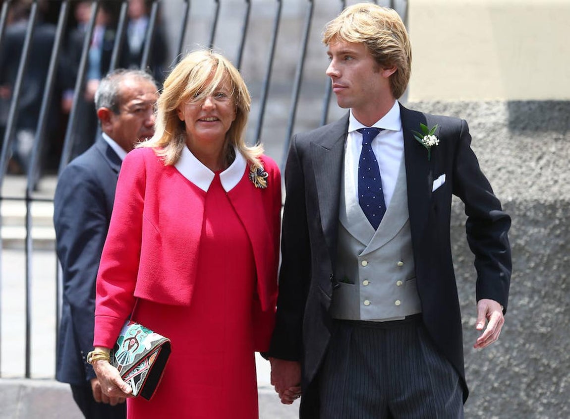 Madre e hijo llegaron cogidos de la mano. 