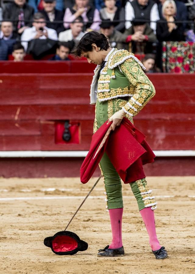 La explosiva faena de Roca Rey a un gran toro de Cuvillo, en imágenes
