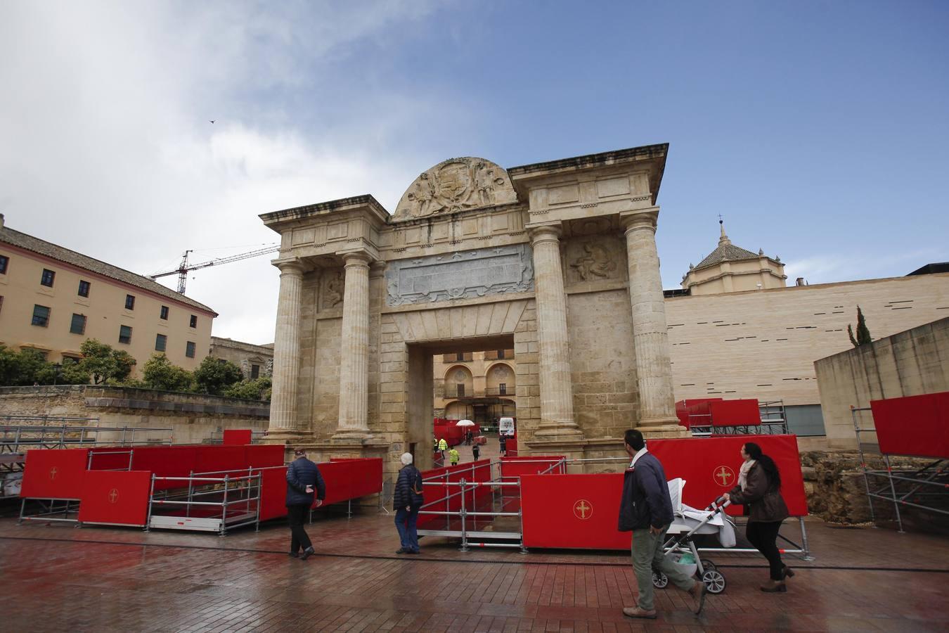 La preparación de la Semana Santa de Córdoba, en imágenes